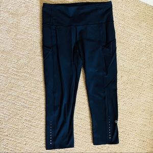 Navy fast and free Lululemon crop leggings